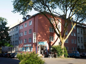  Stadt-gut-Hotel Rheinischer Hof  Езен
